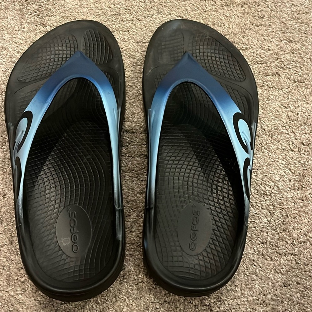 Oofos Original Supportive Blue Jay Sandal. Unisex. See size below.
